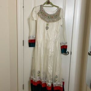 Proms supposed to be the best day of your life….or so she thought